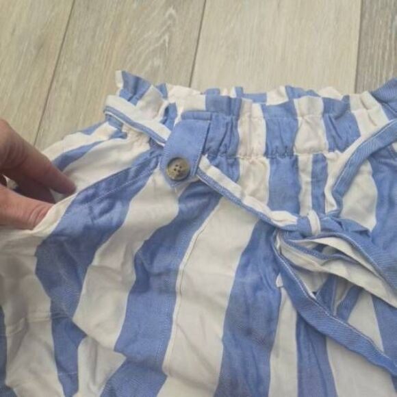 American Eagle striped high waisted short shorts, stretch & tie waist pockets sm - Picture 8 of 11